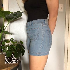 Gap fly button shorts